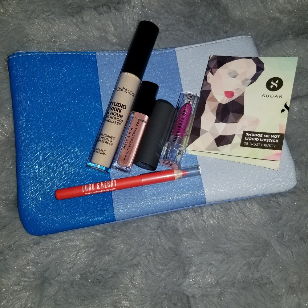 Makeup Bundle w/ Bag